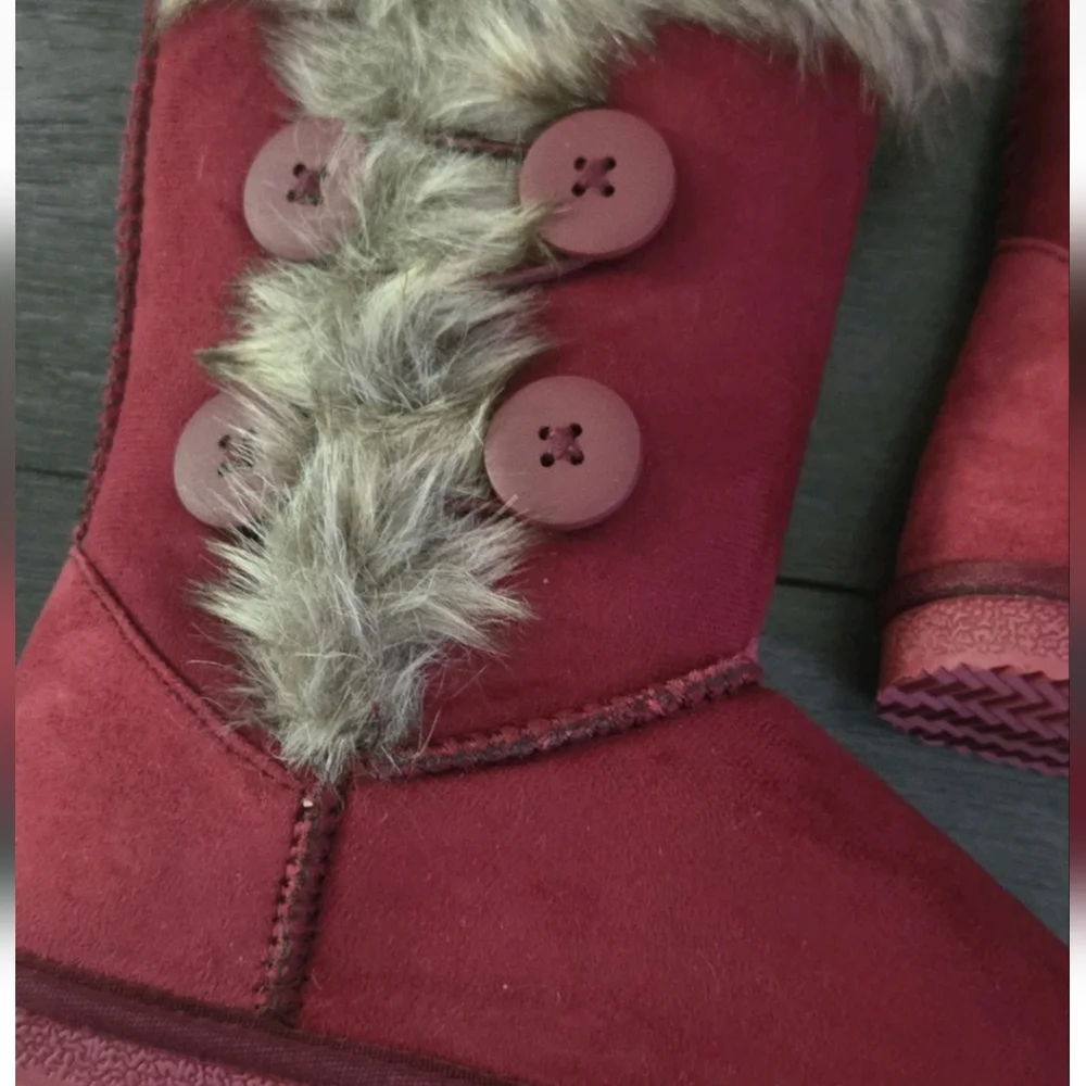 Blister Red Faux Suede Lined Snow Boots Girls 1